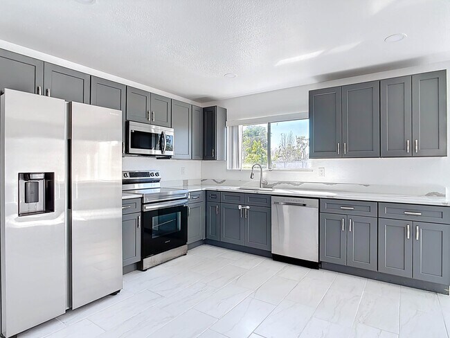 Building Photo - 4487 Pocatella Ave