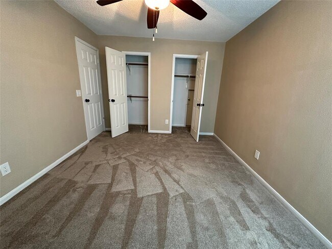 Building Photo - 9918 Cedaredge Dr