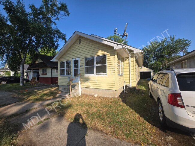 Building Photo - 3-Bedroom Home in Saginaw
