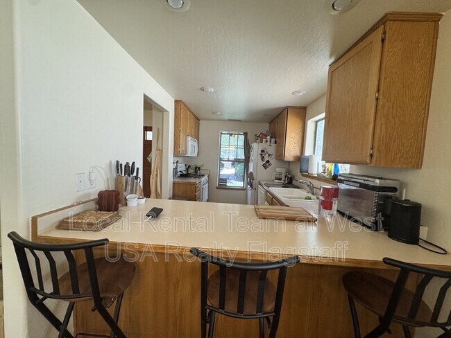 Building Photo - 1742 N Blue Spruce Cir