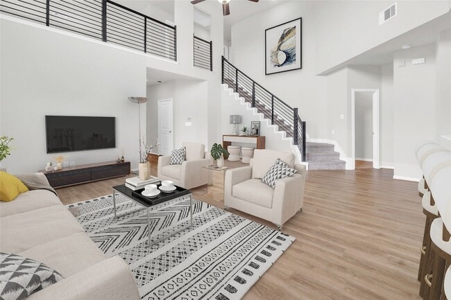 Primary Photo - 15100 Crown Mnr Dr