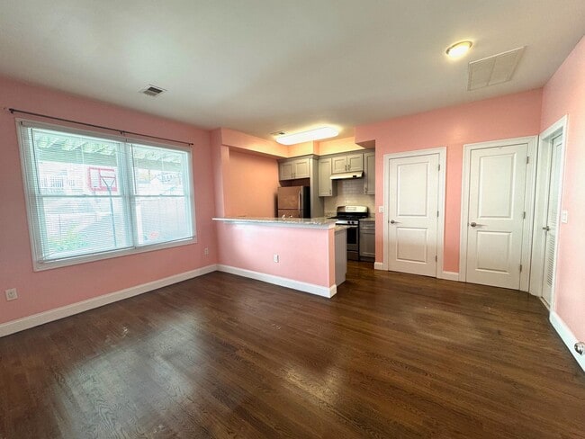 Building Photo - 16 Fisk St