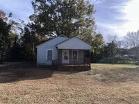Building Photo - 2 Bedroom 1 Bathroom