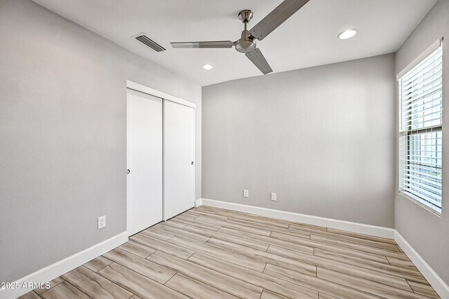 Building Photo - 3735 W Charlotte Dr