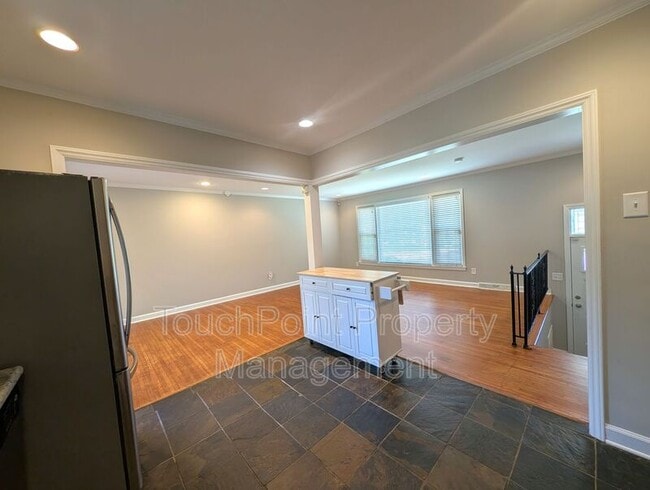 Building Photo - 6724 Sunview Dr