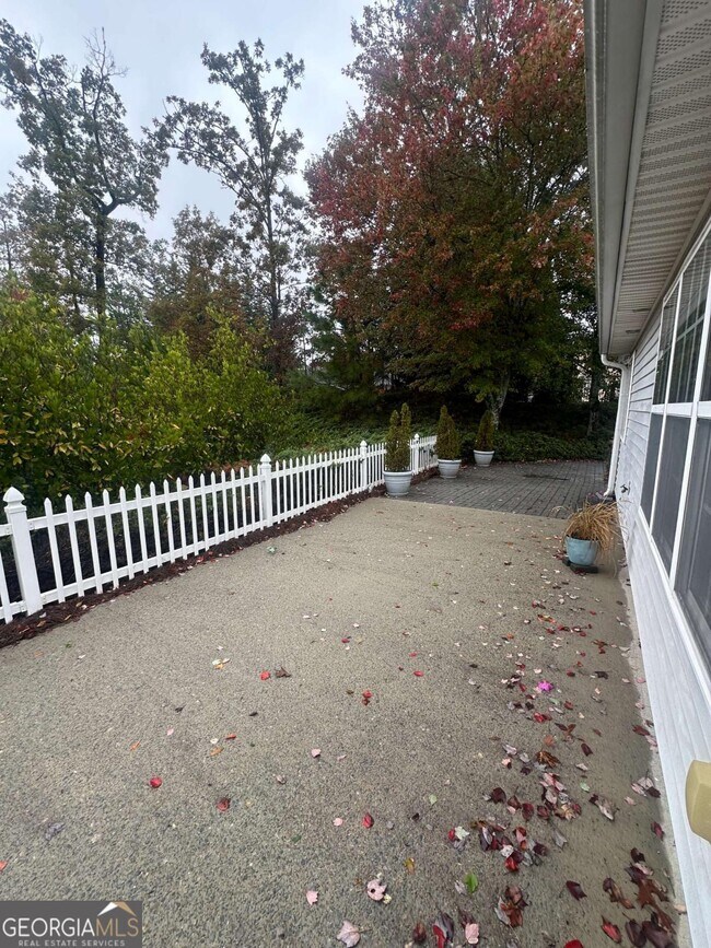 Building Photo - 4138 Deer Springs Way