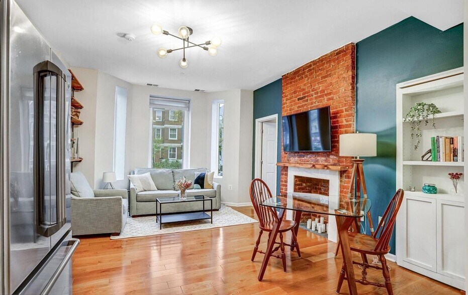 Building Photo - 1038 Lamont St NW