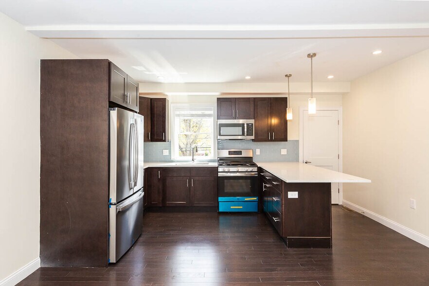 Building Photo - 59 Catherine St