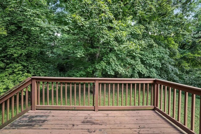 Building Photo - Well Appointed 4BR Home in Brentwood