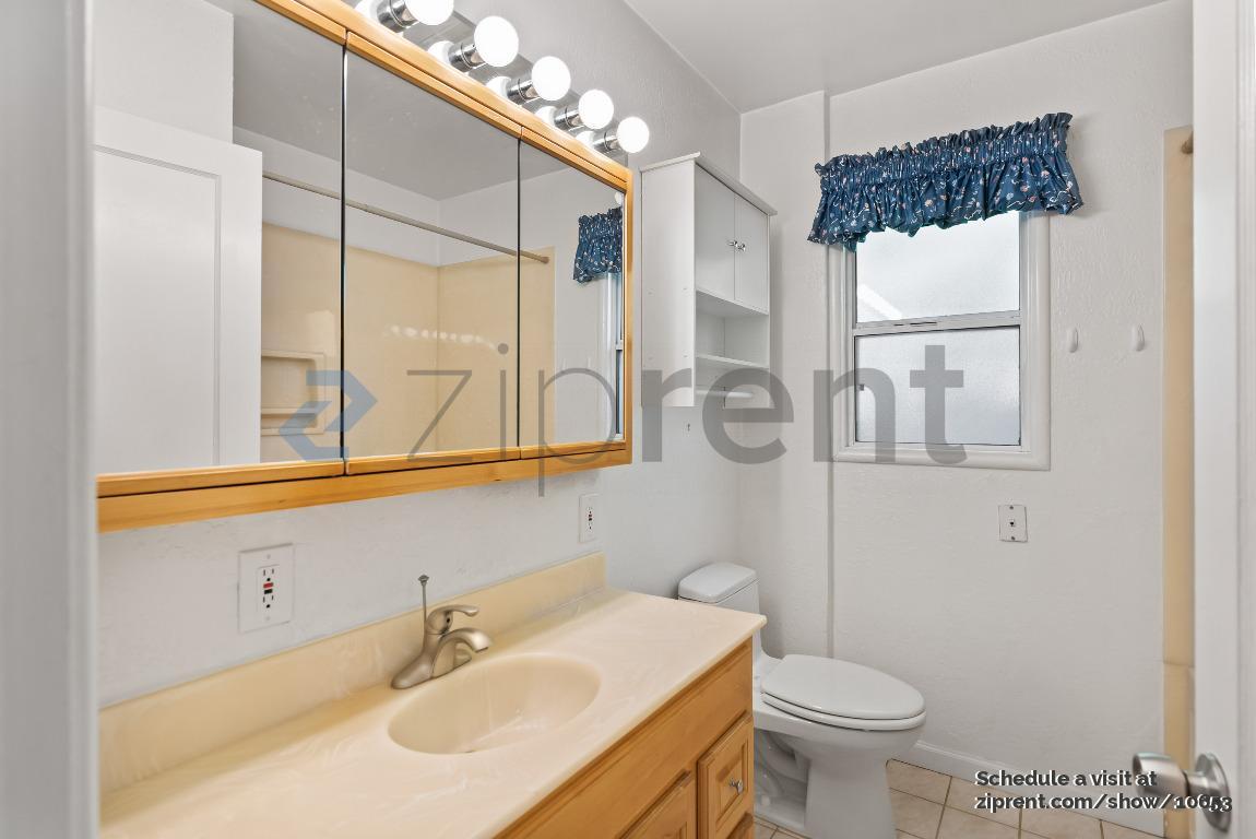Building Photo - 277 W Juana Ave