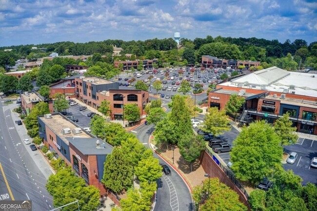 Building Photo - 1603 Huntingdon Chase