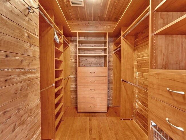 Building Photo - 2443 Meridian Ave