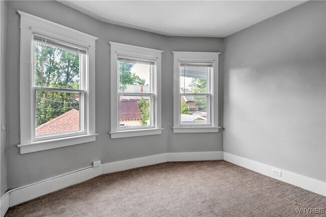 Building Photo - 744 Tacoma Ave