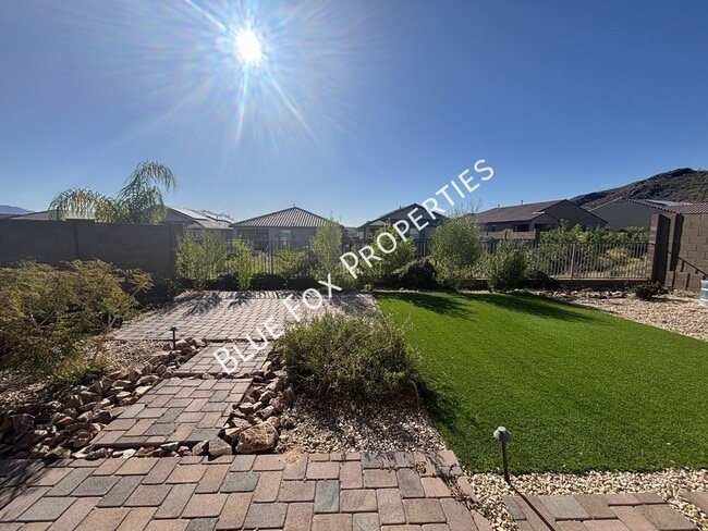 Building Photo - 8454 N Lone Ranger Rd