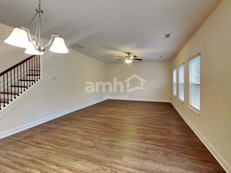 Building Photo - 535 Drema Ct