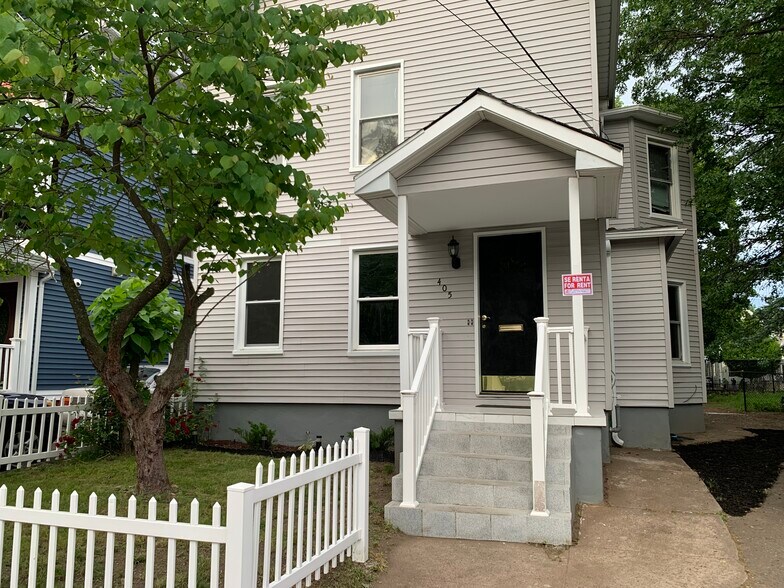 Building Photo - 405 Blatchley Ave