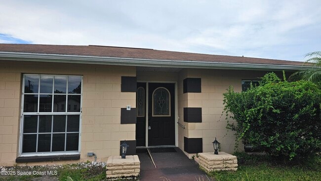 Building Photo - 1608 Watrous Dr