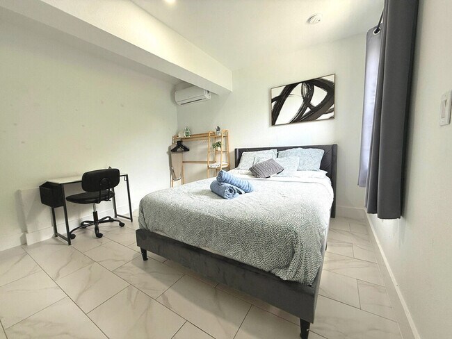 Building Photo - 261 NW 34th St