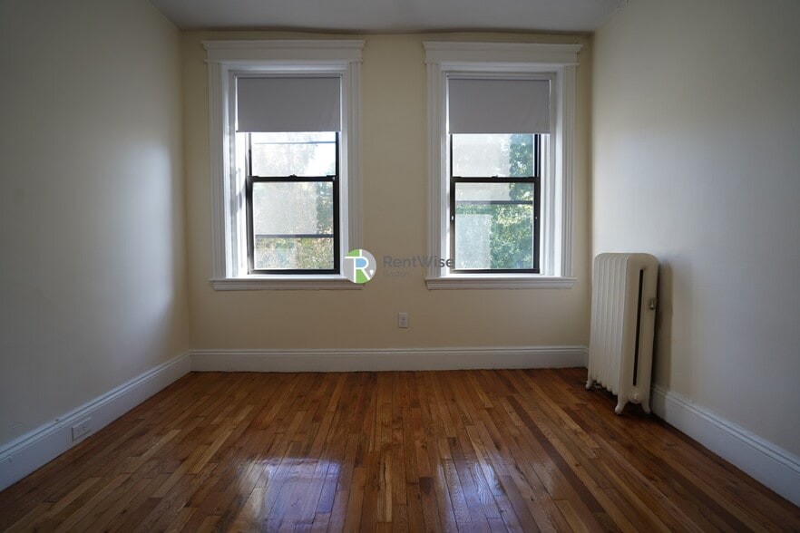 Building Photo - 1156 Commonwealth Ave