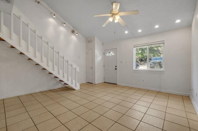 Building Photo - 2471 Talco Hills Dr