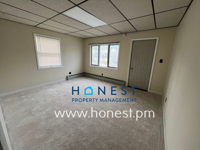 Building Photo - 8 Lasalle St