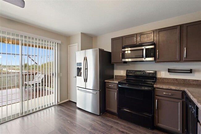 Building Photo - 12201 Sky Harbor Dr