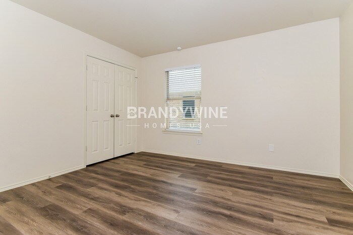 Building Photo - 523 Indian Paintbrush Dr