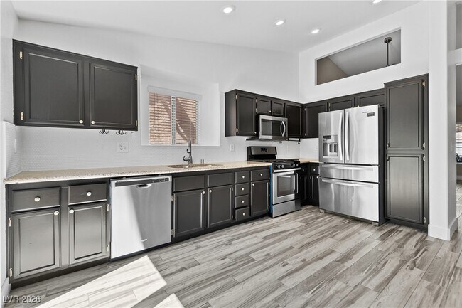 Building Photo - 2117 Marathon Keys Ave