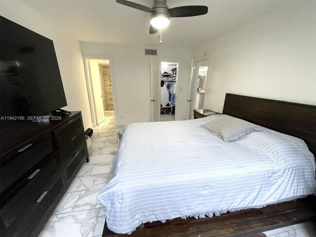 Building Photo - 3099 NW 48th Ave