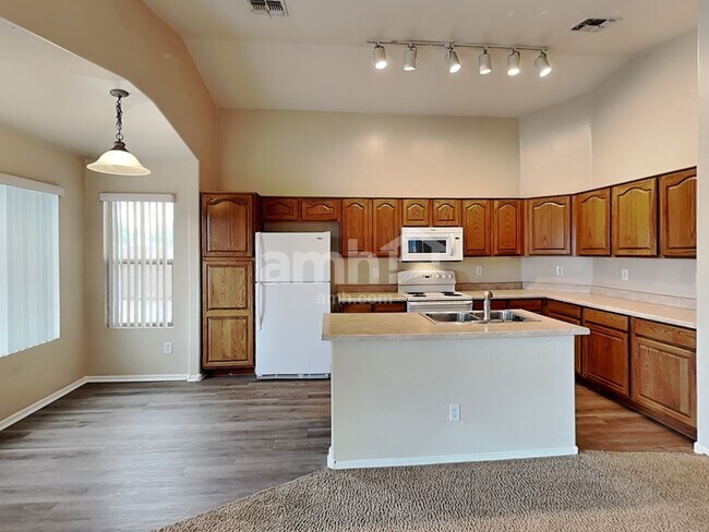 Building Photo - 11337 W Lincoln St