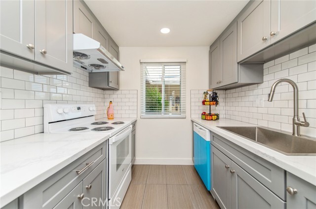 Building Photo - 14732 Del Amo Ave