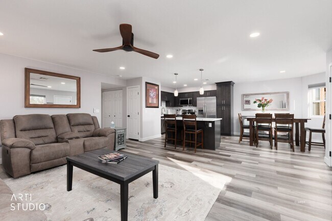 Building Photo - 801 Mesquite Springs Dr