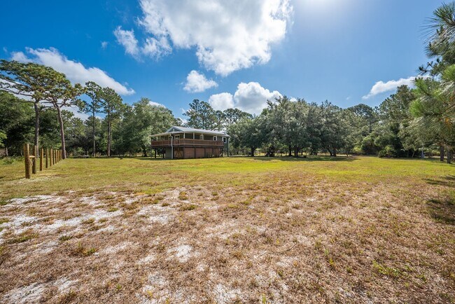 Building Photo - Serene 3-Bedroom Home on 1 Acre Lot
