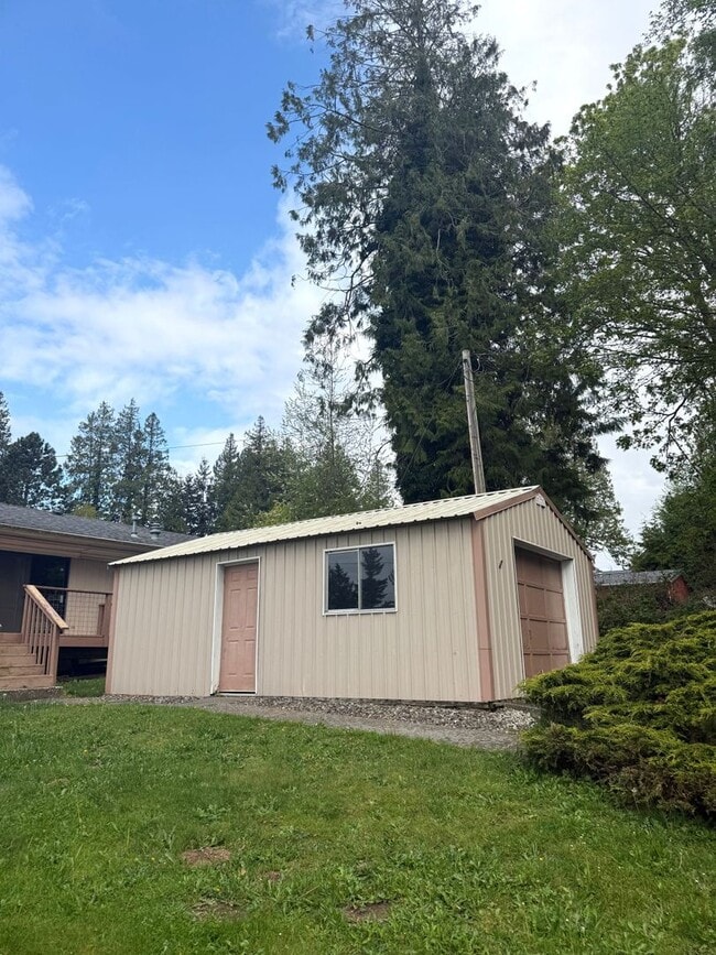 Building Photo - Two Bedroom Home Available Soon in Ferndale!