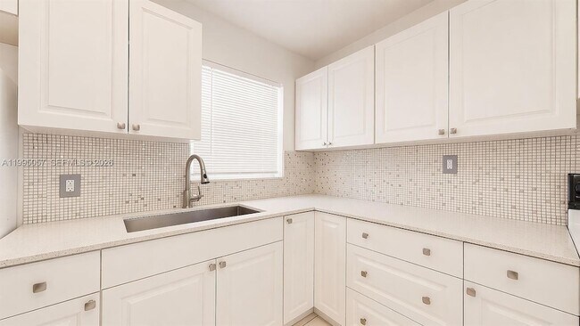 Building Photo - 15305 SW 104th Ave