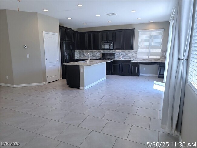 Building Photo - 12212 Loggeta Way
