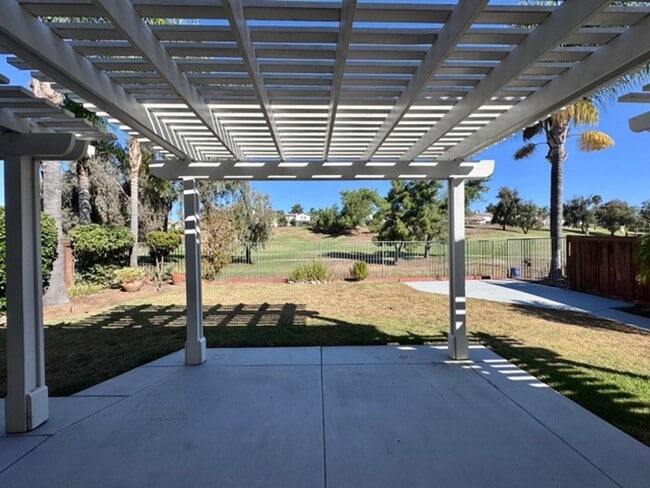 Building Photo - Beautiful 4 bedroom Temecula home sitting ...