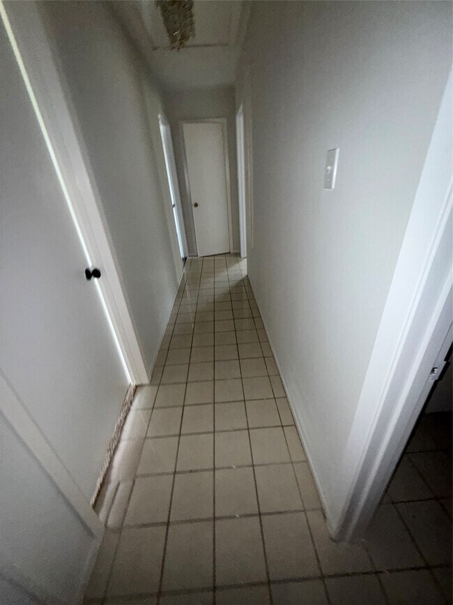 Building Photo - 1803 Tidwell Ln