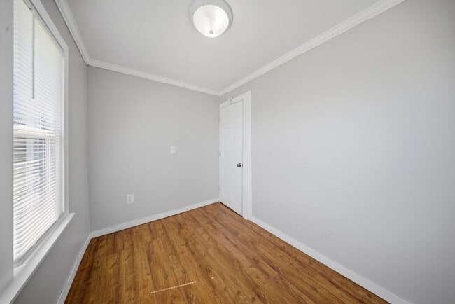Building Photo - 809 W Park Ave
