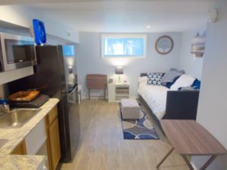 Building Photo - 1831 Oxford Ave SW