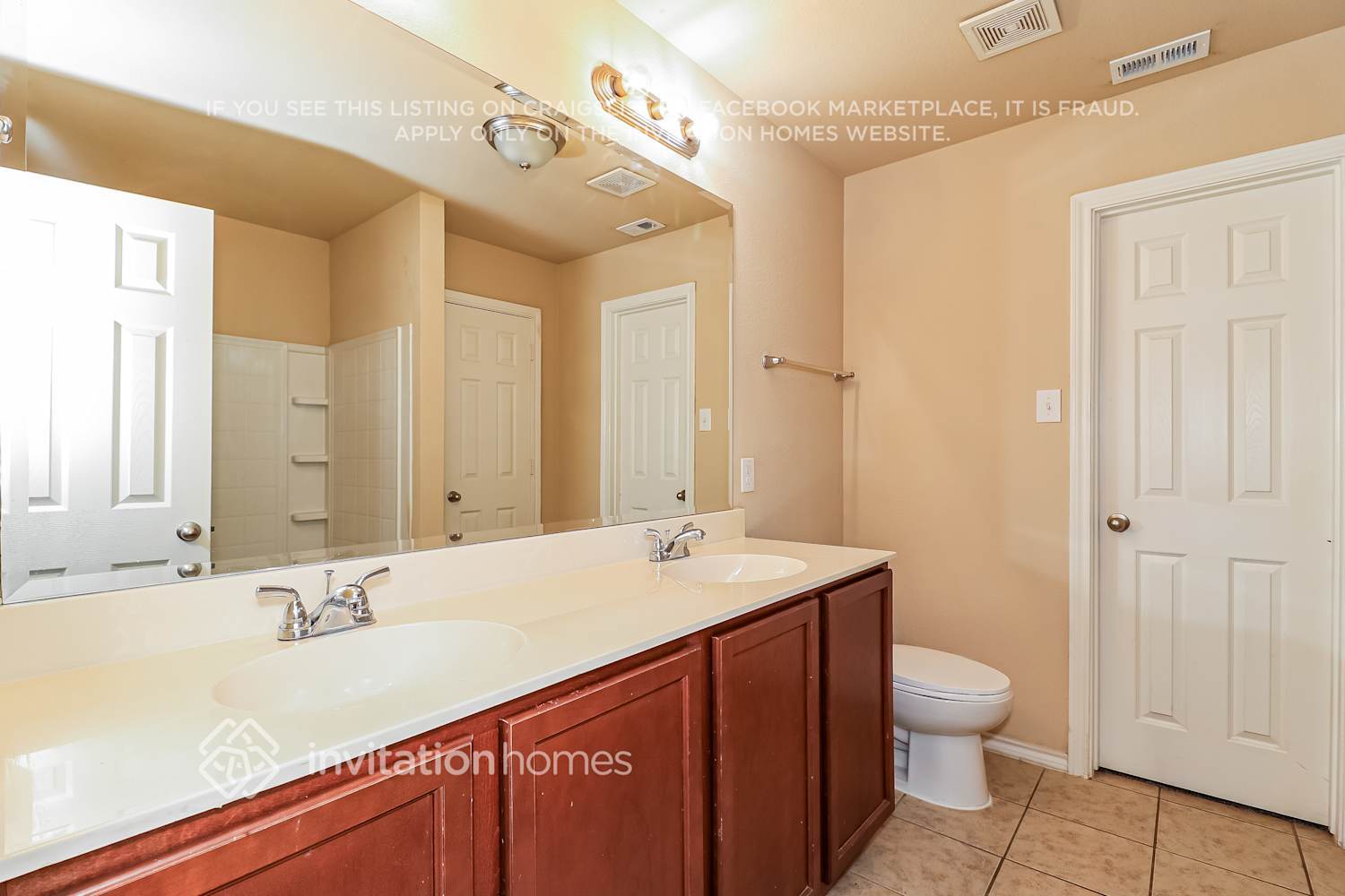 Building Photo - 5544 Thunder Bay Dr