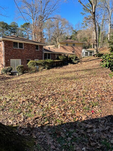backyard - 2146 Cedarbrook Ct SE