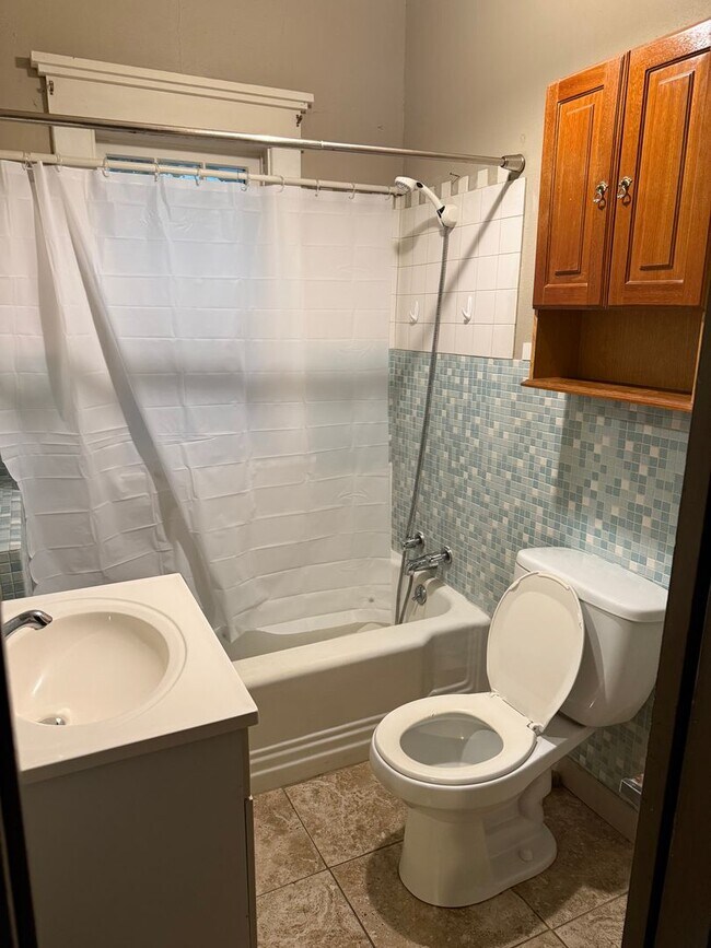 Building Photo - 826 Colorado St