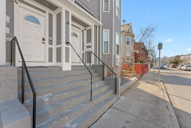 Building Photo - 6 W Cottage St