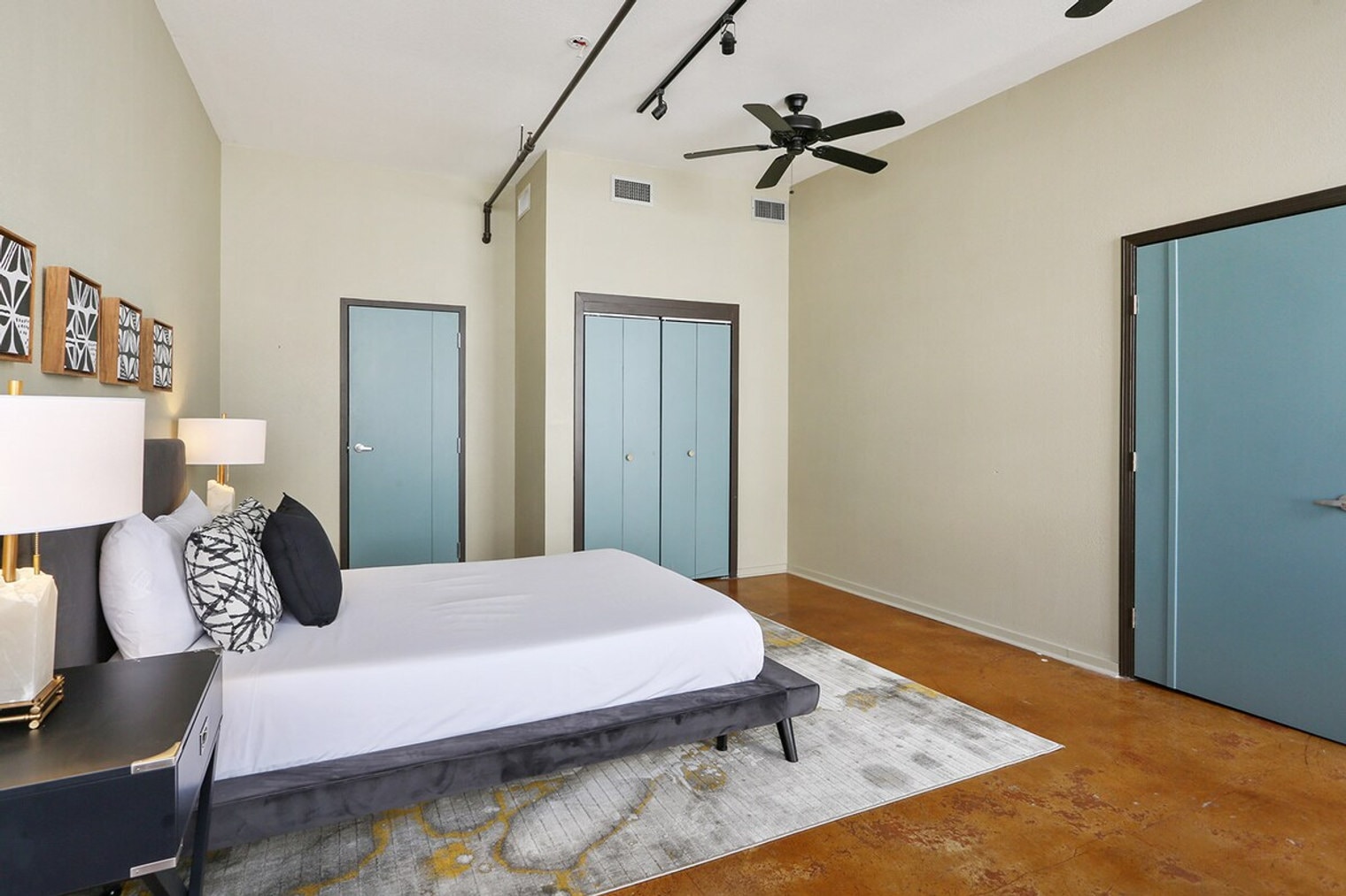 Building Photo - 1041 Constance St