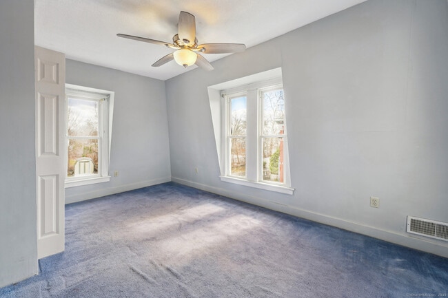 Building Photo - 34 Spring St