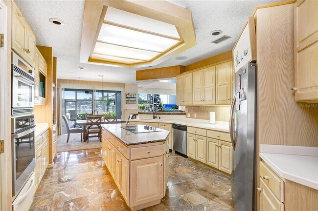 Building Photo - 3145 Lake Ellen Dr