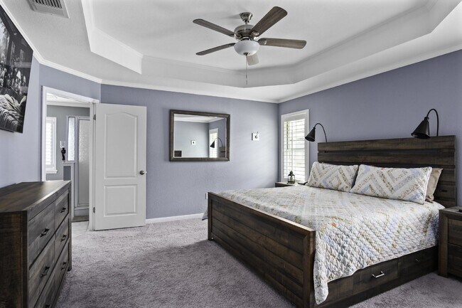 Building Photo - "Spacious 4-Bedroom Home with 3 Full Baths...