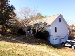 Building Photo - Charming North Asheville Cape Cod