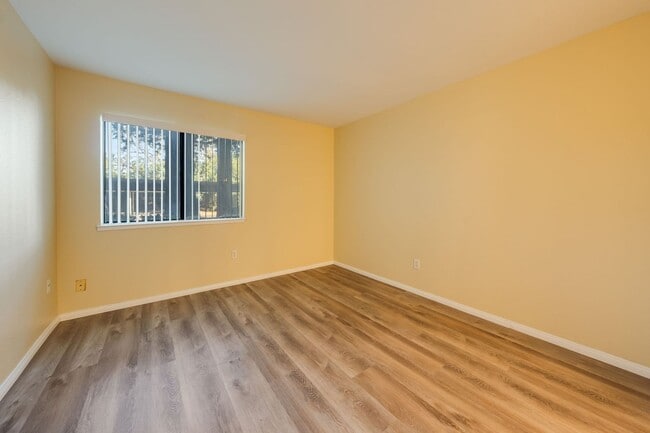 Building Photo - 3715 Tallyho Dr